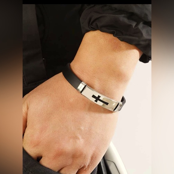 S🅾️LD Out ! Men’s Elegant Cross Bracelet - Picture 1 of 3